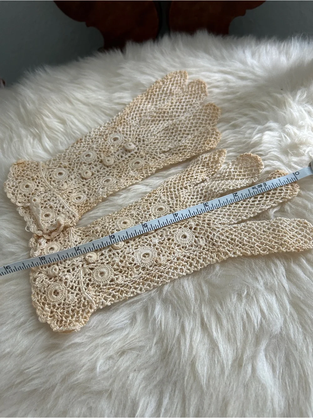 Vintage handmade Crochet Lace Ladies Gloves in Beige